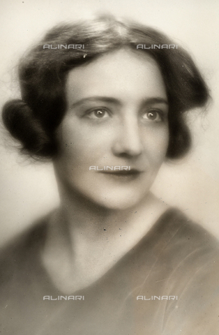 PPA-F-001656-0000 - Portrait of the French writer Simone Ratel. - Date of photography: 1929 - Alinari Archives, Florence