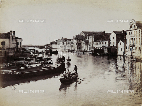 REA-F-000850-0000 - View of a canal in the quarter of San Pietro a Castello, Venice - Date of photography: 1860-1870 ca. - Alinari Archives, Florence
