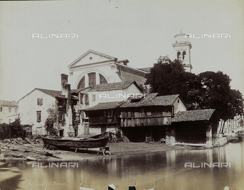 REA-F-000851-0000 - Squero di San Trovaso, typical shipyards for Venetian vessels - Date of photography: 1860-1870 ca. - Alinari Archives, Florence