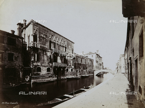 REA-F-000854-0000 - View of Palazzo Mastelli, also called "Del Cammello", Venice - Date of photography: 1860-1870 ca. - Alinari Archives, Florence