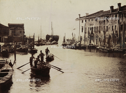 REA-F-000865-0000 - View of a canal on the Island of Giudecca, Venice - Date of photography: 1860-1870 ca. - Alinari Archives, Florence