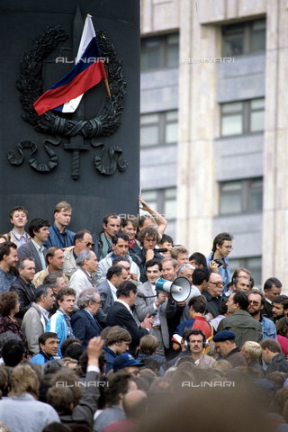 RNA-F-469196-0000 - Giornalisti in mobilitazione a sostegno della glasnost in piazza Dzerzhinsky a Mosca il 21 agosto 1991 - Data dello scatto: 21/08/1991 - Prihodko/ STF / Sputnik/ Archivi Alinari