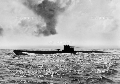 RVA-S-002101-0008 - Seconda Guerra Mondiale: sottomarino tedesco nell'Atlantico - Data dello scatto: 1941 - LAPI / Roger-Viollet/Alinari