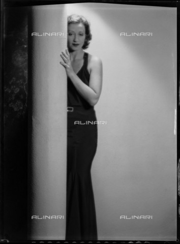 RVA-S-002371-0009 - La pianista francese Youra Guller (1895-1982) - Laure Albin Guillot / Roger-Viollet/Alinari