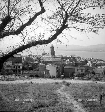 RVA-S-004612-0008 - Panorama di Saint-Tropez - Data dello scatto: 1950 - Laure Albin Guillot / Roger-Viollet/Alinari
