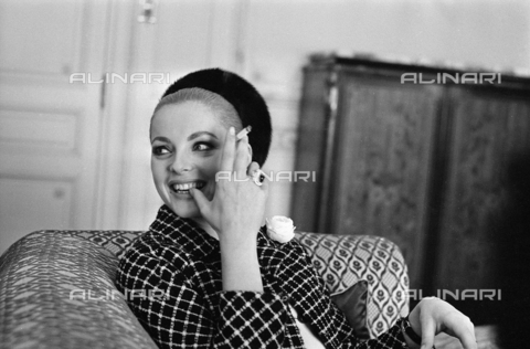RVA-S-040783-0019 - L'attrice italiana Virna Lisi - Data dello scatto: 30/03/1965 - Jean-Régis Roustan / Roger-Viollet/Alinari