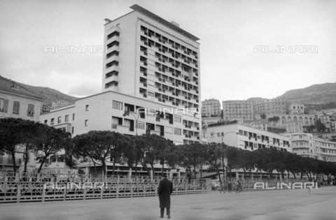 RVA-S-052695-0003 - Edifici a Monaco - Data dello scatto: 02/1959 - Bernard Lipnitzki / Roger-Viollet/Alinari
