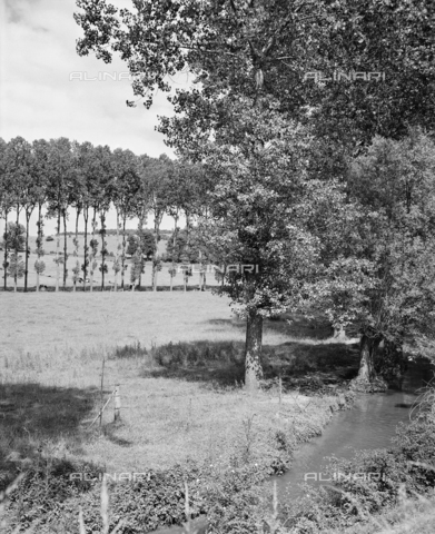 RVA-S-057010-0019 - Veduta della campagna di Auvers-sur-Oise (Val-d'Oise), fotografia conservata nella Bibliothèque historique de la Ville de Paris, Parigi - Data dello scatto: 1895 - René-Jacques / BHVP / Roger-Viollet/Alinari