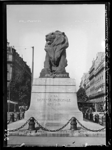 RVA-S-061410-0001 - World War One. Ninth day of mobilization in Paris. The lion of Belfort, monument symbolizing the national defense, 1870-1871, by Frédéric Auguste Bartholdi (1834-1904). Paris (14th arrondissement, France), 10th August 1914. - Data dello scatto: 10/08/1914 - Ede / Excelsior â L'Equipe / Roger-Viollet/Alinari