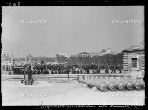 RVA-S-061437-0008 - World War One. Twentieth day of mobilization in Paris. Enlistment of foreign volunteers at the Invalides. Paris (France), 21st August 1914. - Data dello scatto: 21/08/1914 - Ede / Excelsior â L'Equipe / Roger-Viollet/Alinari