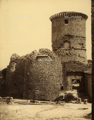 TCA-F-1212BV-0000 - View of the castle and tower of Riccia - Date of photography: 1900 - 1910 - Alinari Archives, Florence
