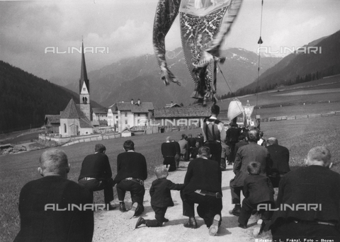 TCE-F-002446-0000 - Folklore in Pennes in Val Sarentina - Date of photography: 1930-1940 ca. - © Touring Club Italiano / Alinari Archives