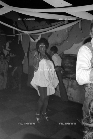 TEA-S-470218-B42A - Party at the Olympus Club in Via Monte Testaccio, Rome - Date of photography: 01/10/1977 - Alinari Archives, Florence