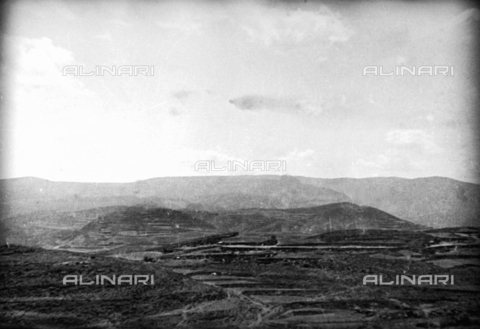 UAQ-S-000061-0091 - Spanish Civil War 1936-1939: Wide plain bordered by a mountain range - Date of photography: 1937-1939 - Alinari Archives, Florence