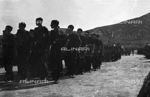 UAQ-S-000061-0109 - Spanish Civil War 1936-1939: Parade of Legionnaires to Recajo (La Rioja), Logroà±o - Date of photography: 02/10/1938 - Alinari Archives, Florence