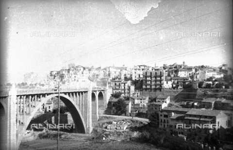 UAQ-S-000061-0118 - Spanish Civil War 1936-1939: Viaduct of Fernando Hué in Teruel - Date of photography: 1937-1939 - Alinari Archives, Florence