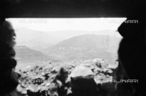 UAQ-S-000061-0121 - Spanish Civil War 1936-1939: Mountain landscape seen from a distant fortified post - Date of photography: 1937-1939 - Alinari Archives, Florence