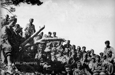 UAQ-S-000061-0125 - Spanish Civil War 1936-1939: Group of Italian soldiers - Date of photography: 1937-1939 - Alinari Archives, Florence