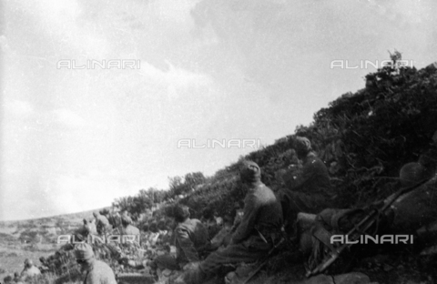 UAQ-S-000061-0150 - Spanish Civil War 1936-1939: Resting soldiers - Date of photography: 1937-1939 - Alinari Archives, Florence