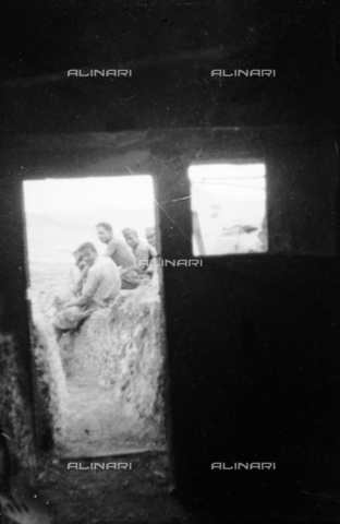 UAQ-S-000061-0209 - Spanish Civil War 1936-1939: Soldiers in a trench - Date of photography: 1937-1939 - Alinari Archives, Florence
