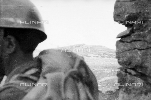 UAQ-S-000061-0213 - Spanish Civil War 1936-1939: Military with a mountain landscape in the background - Date of photography: 1937-1939 - Alinari Archives, Florence