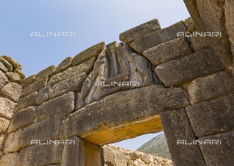 UIG-F-031083-0000 - The main access to the Acropolis of Mycenae with the gate of the Lions, detail - Ken Welsh / UIG/Alinari Archives