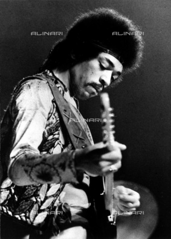 ULL-F-186545-0000 - Jimi Hendrix in concerto, 1968 - Data dello scatto: 1968 - Ullstein Bild / Archivi Alinari