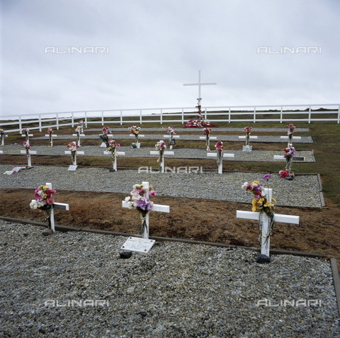 ULL-F-920472-0000 - Falkland Islands, Goose Green: Cemetary of the Argentine soldiers from the 1982 Falkland War - Date of photography: 01/06/2006 - Kanus / Ullstein Bild / Alinari Archives