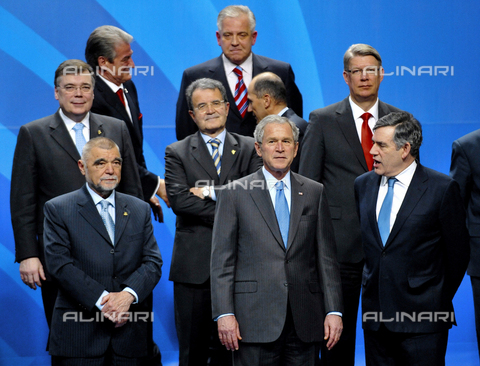 ULL-F-989407-0000 - Heads of State of the members of NATO; President George W. Bush (center) during the Summit talks in Bucharest, Romania - Date of photography: 03/04/2008 - Michael Urban/ddp / Ullstein Bild / Alinari Archives