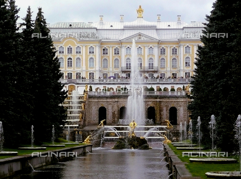 ULL-S-000100-7899 - Palace of Peter the Great, called Palace of the Fountains, St. Petersburg - Date of photography: 09/08/2007 - Wodicka / Ullstein Bild / Alinari Archives