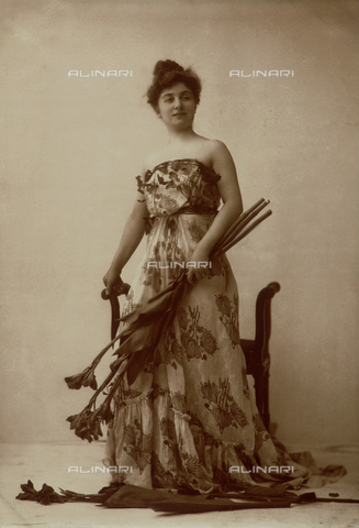 avq-a-000128-0066 - Theater actress - Date of photography: 1900 ca. - Alinari Archives, Florence