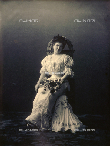 avq-a-000128-0074 - Theater actress - Date of photography: 1900 ca. - Alinari Archives, Florence