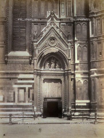 avq-a-002965-0025 - Door of the Canons in the south side of the Cathedral of Florence - Date of photography: 1855 ca. - Alinari Archives, Florence