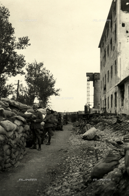 Trincee nei cantieri di Monfalcone durante la Prima Guerra Mondiale